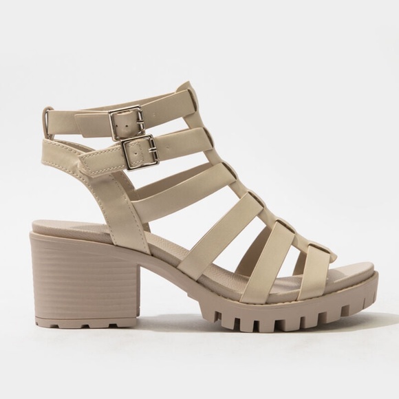 Sale! Gladiator Black Chunky Heel sandals - Picture 3 of 3